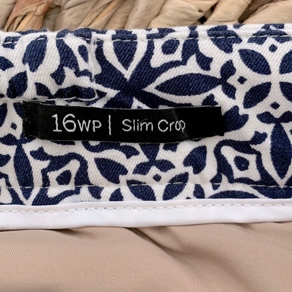 Talbots Tile Print Slim Crop 16WP - Picture 10 of 13